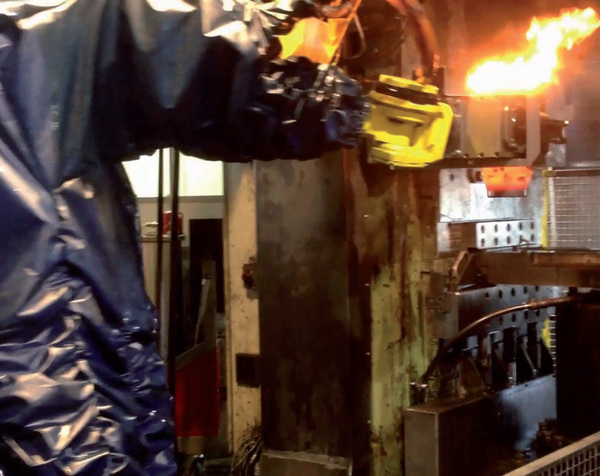 Handling of forged pieces